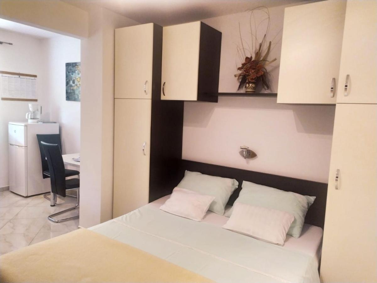 Rimbaldo Apartments Krk Town Buitenkant foto